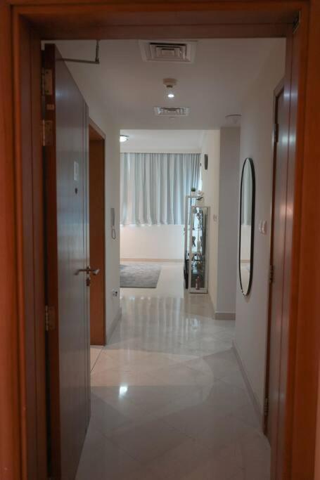 Step Into Serenity - Discover Modern Living In 1Br Apartment With Panoramic Views In Dubai Marina Near Jbr Walk, Beach And Bla Bla Club Εξωτερικό φωτογραφία