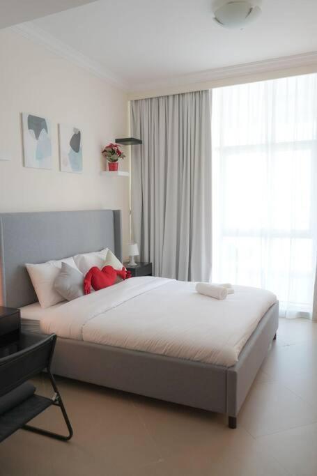 Step Into Serenity - Discover Modern Living In 1Br Apartment With Panoramic Views In Dubai Marina Near Jbr Walk, Beach And Bla Bla Club Εξωτερικό φωτογραφία